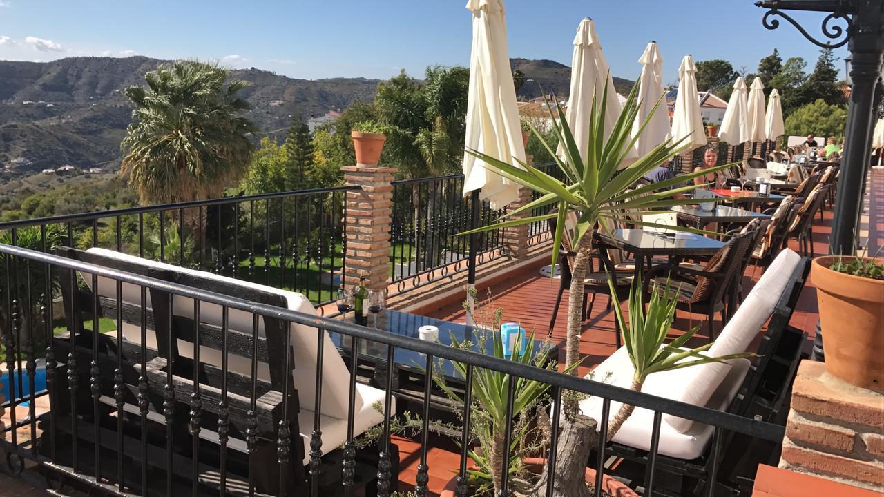 Hotel Y Bungalows Balcon De Competa Luaran gambar