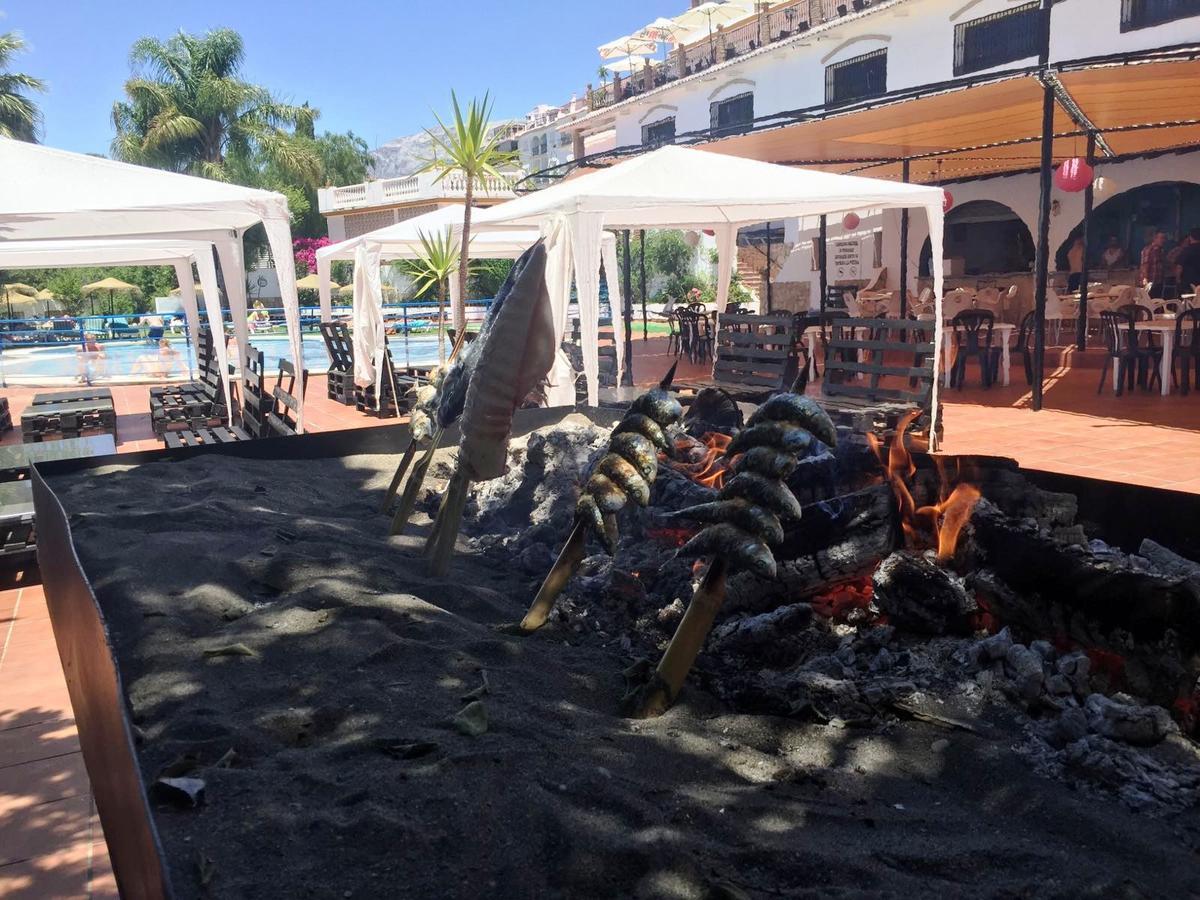 Hotel Y Bungalows Balcon De Competa Luaran gambar