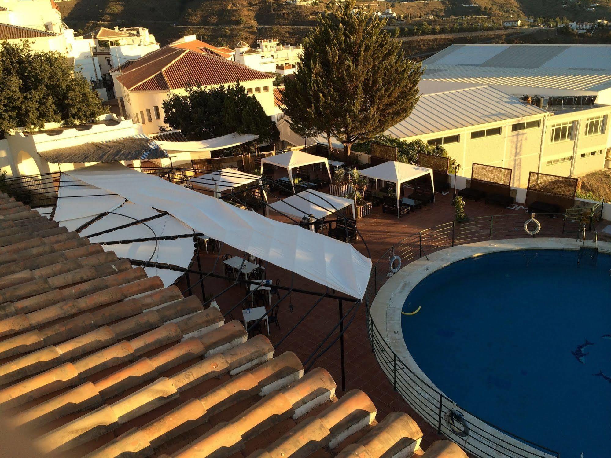 Hotel Y Bungalows Balcon De Competa Luaran gambar